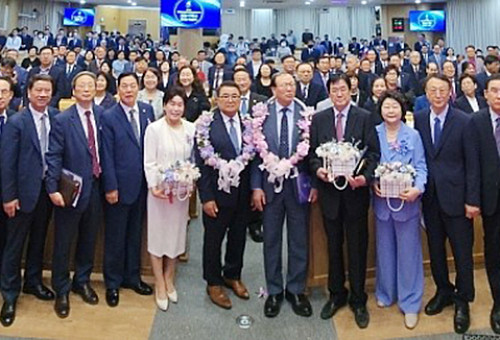 전태식 목사는 취임사를 통해 “한국교회 하나님께 돌아오도록 교단을 주축으로 성령운동 일으킬 것”을 다짐하며 ”교회다운 교회, 총회가 되도록 노력할 것“이라고 밝혔다. 취임식 후 맨앞 가운데 전태식 목사와 이경은 목사가 참석자들과 기념 촬영