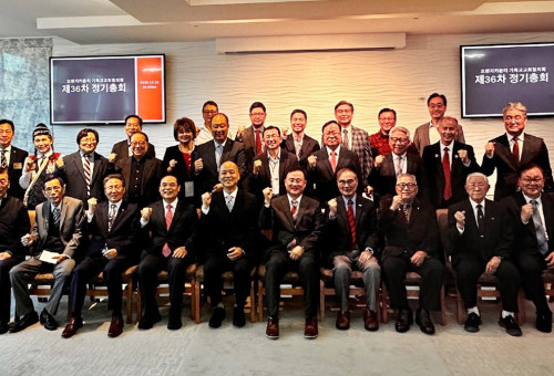 OC교협은 지난 12월18일 총회를 개최하고 최국현목사를 신임회장에 선출하고 부회장으로 조진용목사, 이승필목사, 한성준집사(전도회연합회 외장 당연직)을 인준했다.